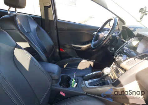 2012 Ford Focus Sel z USA, uszkodzony, nr VIN 1FAHP3M27CL219431